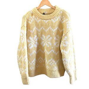 Vintage-Inspired H&M Medium Yellow Sweater White Snowflake Print Medium Winter